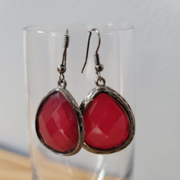 Vintage Red Earrings Tear Drop Lightweight Dangle, Elegant - Picture 3 of 5